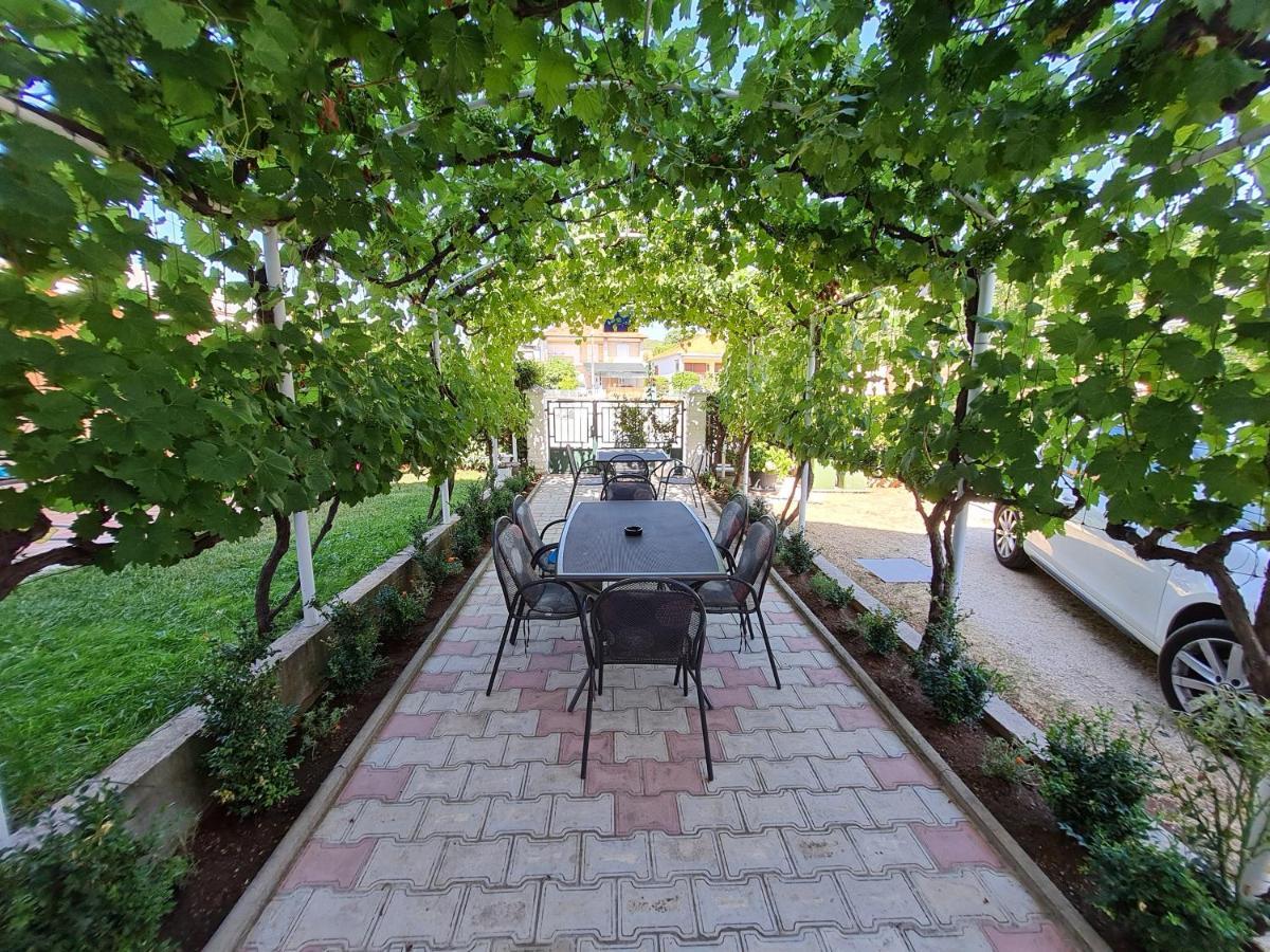 Guest House Barba Bibinje Extérieur photo
